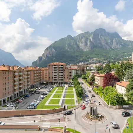 Panorama *