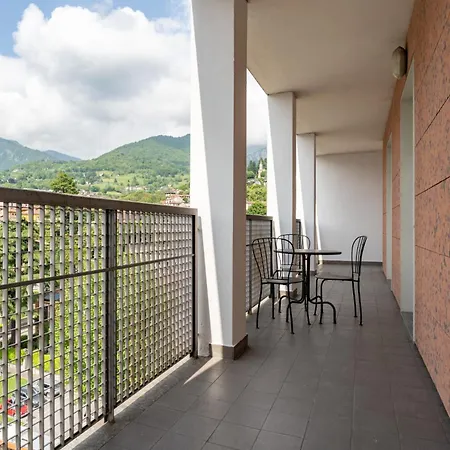 Panorama Apartment *